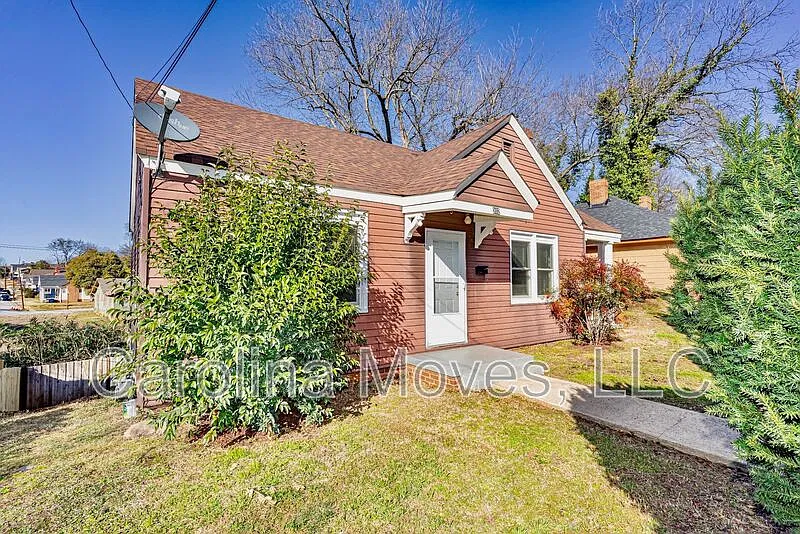 202 Brookwood Ter