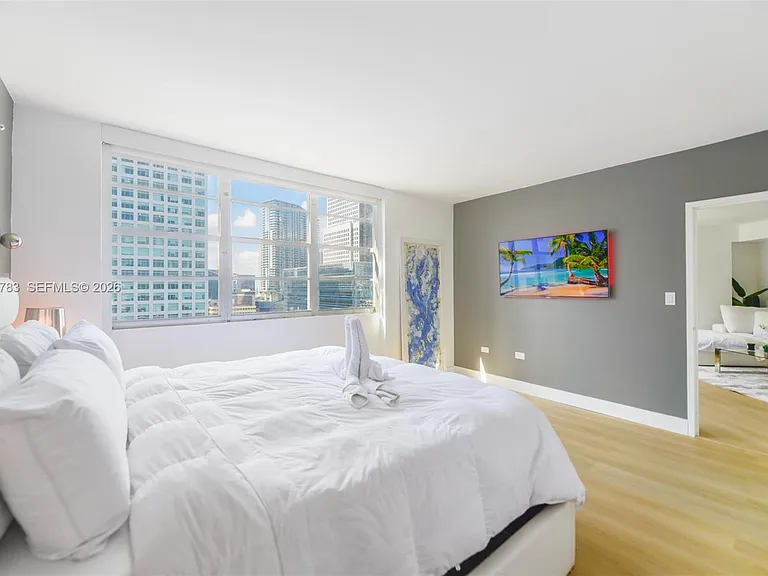 801 Brickell Bay Dr #1962 — Photo 5