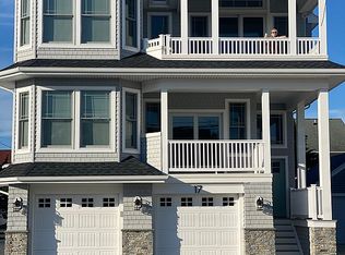 17 E Nebraska Ave, Brant Beach, NJ 08008