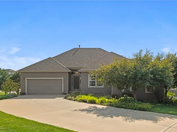 21942 W 116th Ter, Olathe, KS 66061