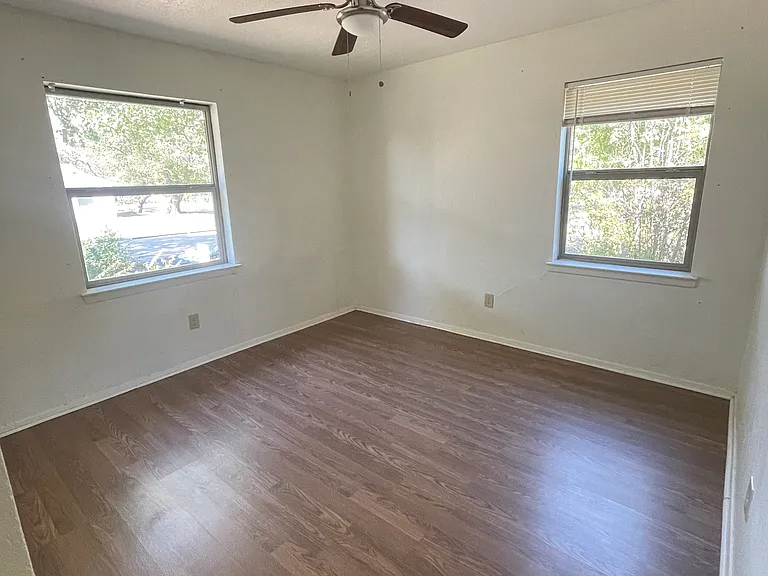 4202 Fernwood Dr #1 — Photo 4