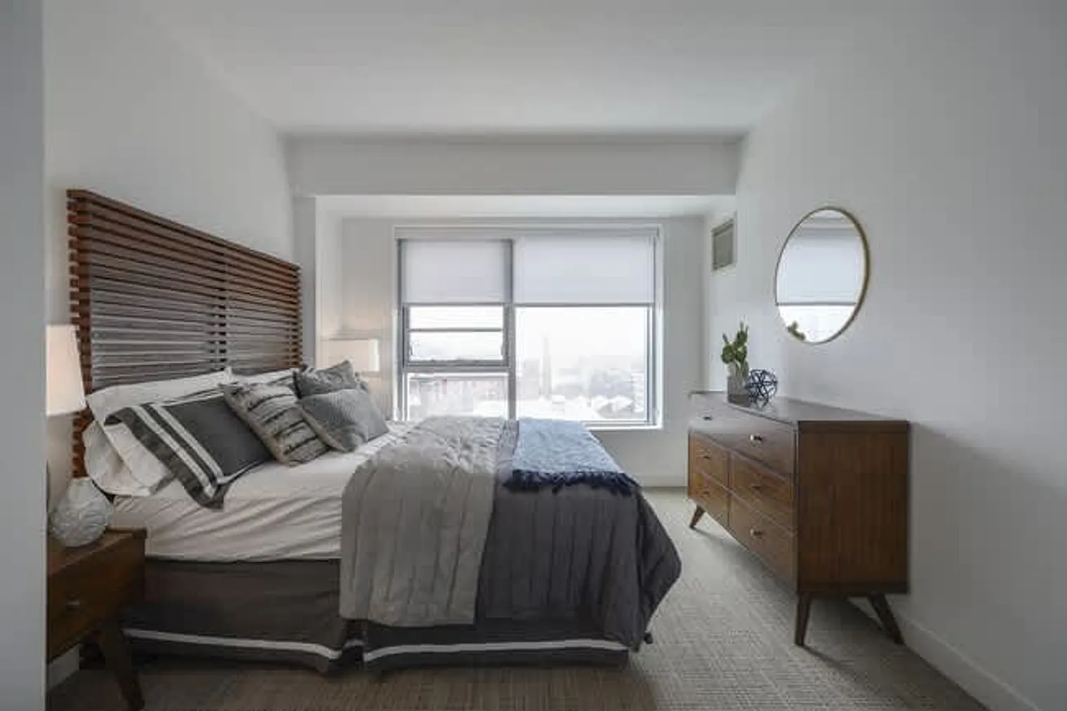 2 bed, 2.0 bath, 818 sqft, $8,408 — Photo 4