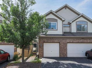 947 Parkhill Cir, Aurora, IL 60502