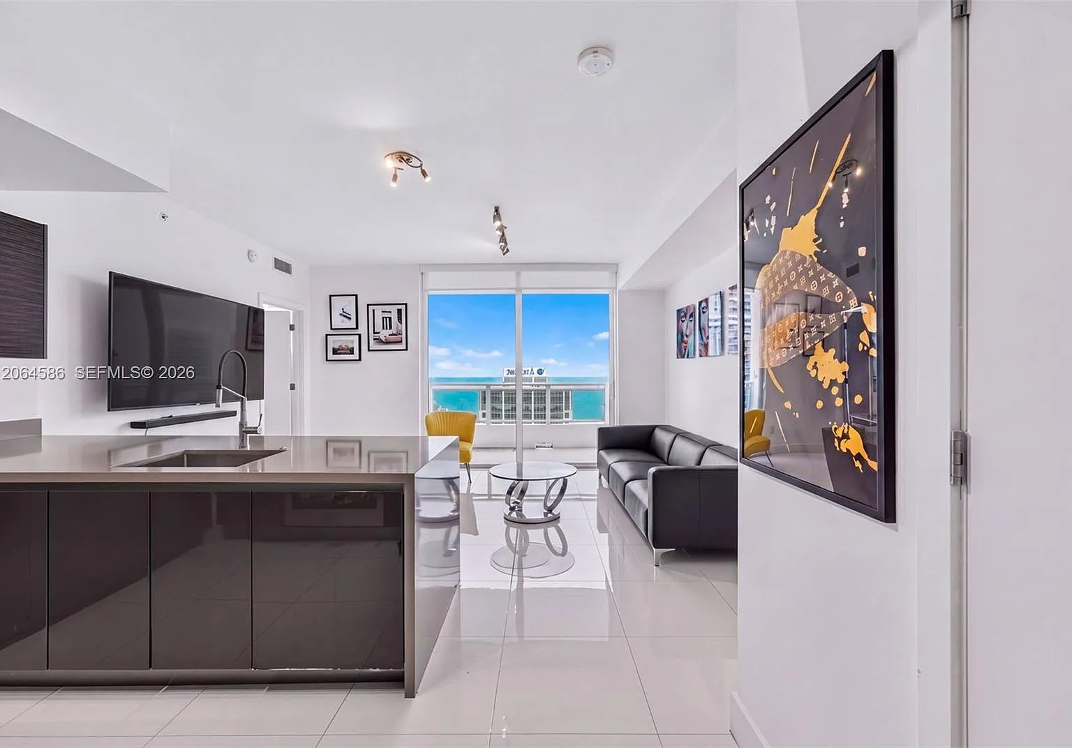 The Bondo (1080 Brickell) — Photo 1
