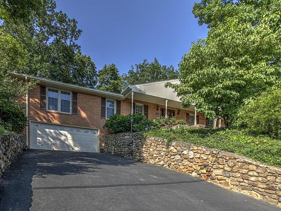 3rd image of 5444 Linda Ln