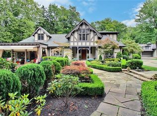 11908 Lake Shore Blvd, Bratenahl, OH 44108