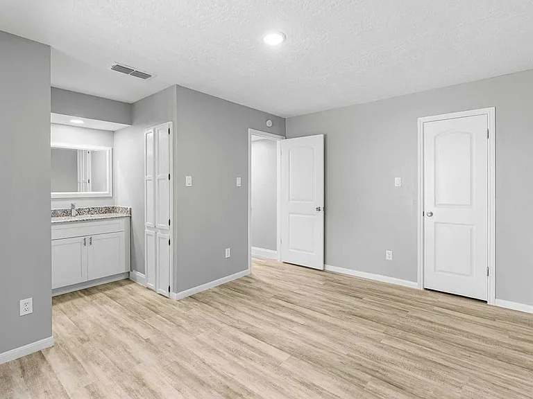 2637 Harbor Cv #A — Photo 9