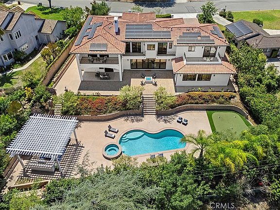 2nd image of 2950 Anacapa Pl