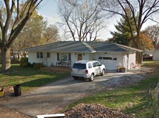 2 Leamer Ct, Iowa City, IA 52246