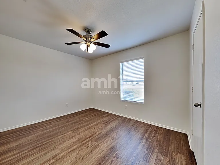 5533 Parkview Hills Ln — Photo 16