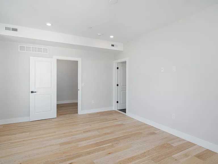 2731 W Jefferson St #4 — Photo 11