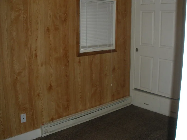 W 13th Ave — Photo 11