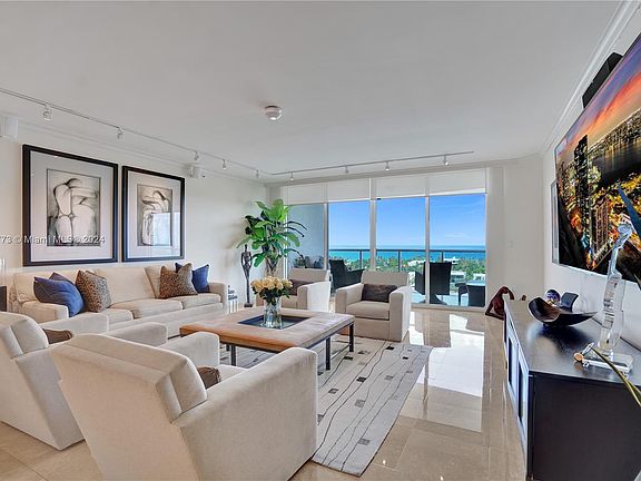 4th image of 20201 E Country Club Dr APT 1406