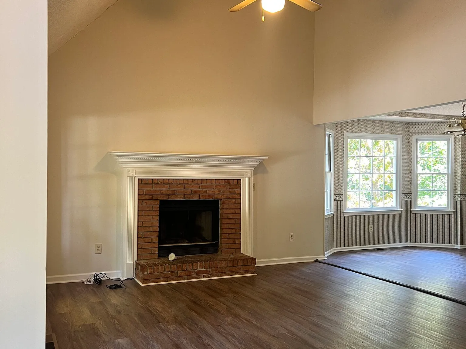 4 bed, 2.5 bath, 1834 sqft, $1,900 — Photo 2