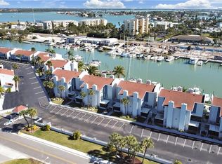 171 Medallion Blvd APT E, Madeira Beach, FL 33708