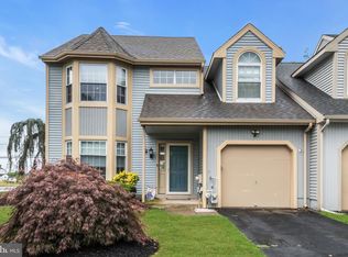 1 Spruce Ct, Newtown, PA 18940