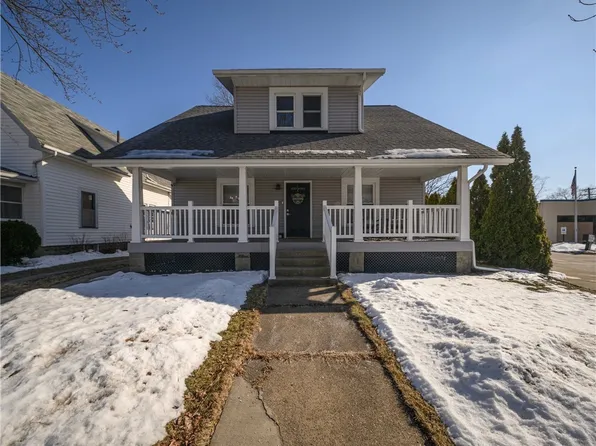 1203 4th St NW, New Philadelphia, OH 44663