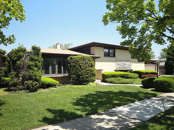 2nd image of 1220 Fargo St