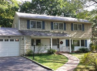 1 Elvira Ct, Huntington, NY 11743
