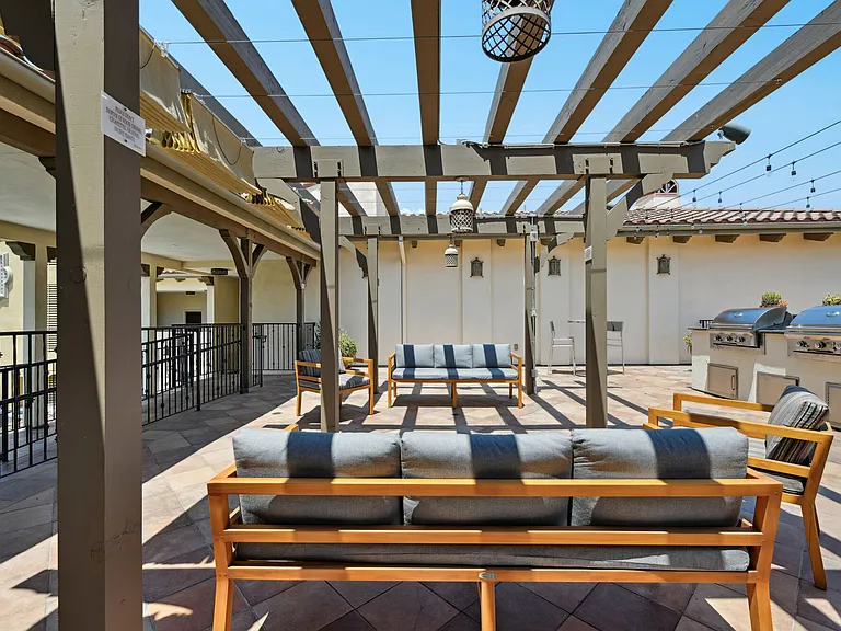 The Montecito — Photo 42