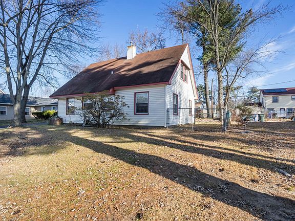 4th image of this home