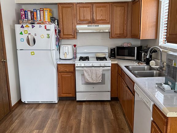 3rd image of 4848 Briston Dr