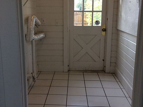 2nd image of 1122 I St