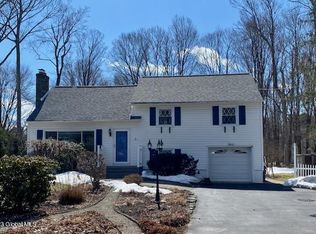 3 Beechwood Dr, Ballston Lake, NY 12019