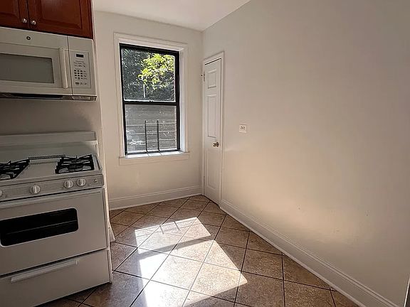 4th image of 31-77 33rd St APT 3B