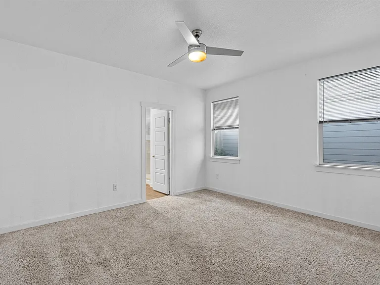 13513 Clerk St — Photo 12