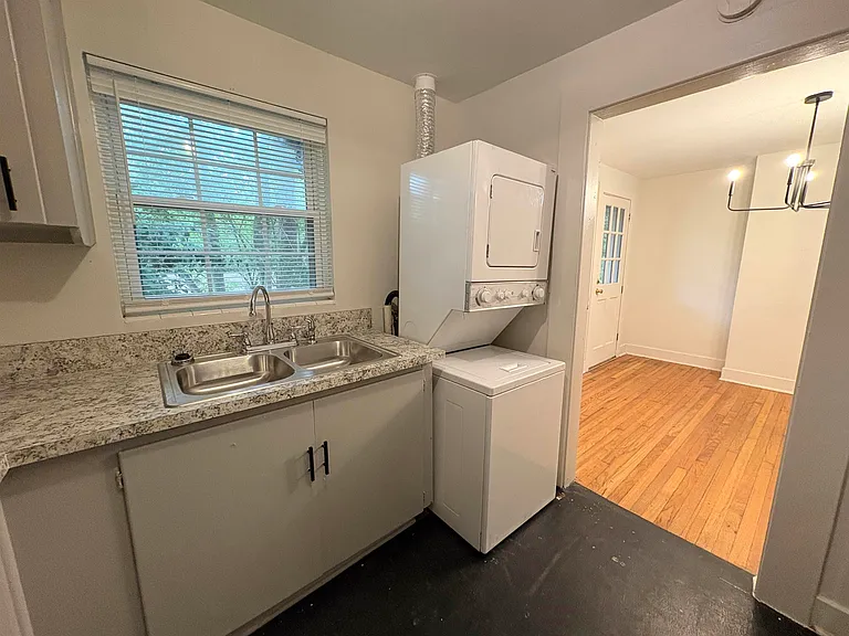202 E Bradford Rd #3 — Photo 14
