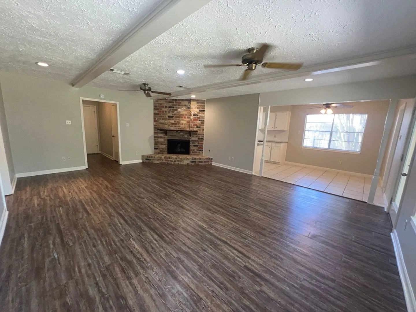 3107 Jenny Dr- Ask about our No Cash Security Deposit Option — Photo 3