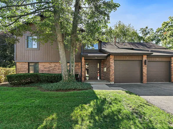 3 Creekside Cir APT B, Elgin, IL 60123