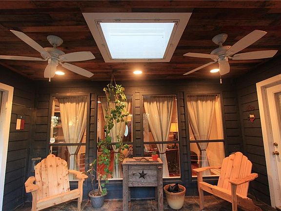 3rd image of 6633 Townlake Cir
