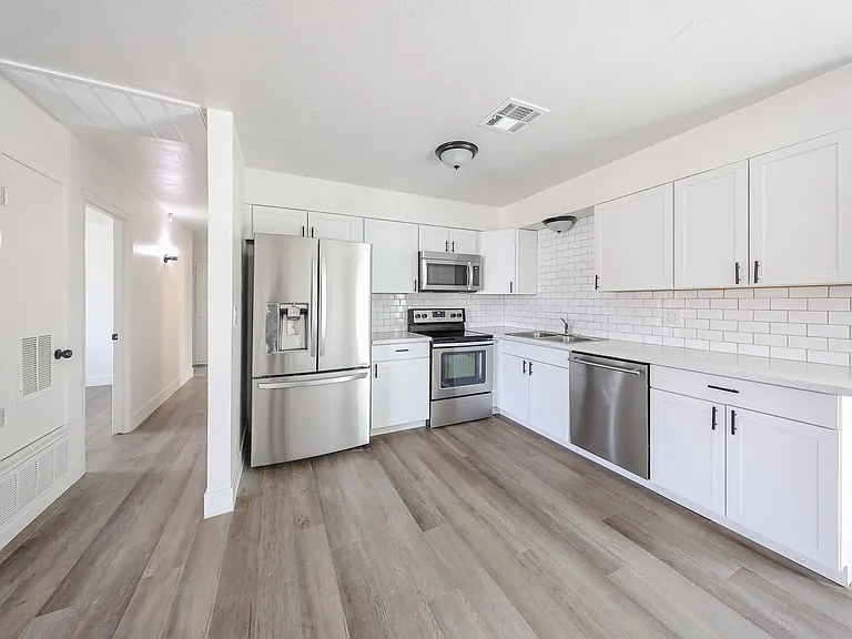 3631 W State Ave — Photo 5