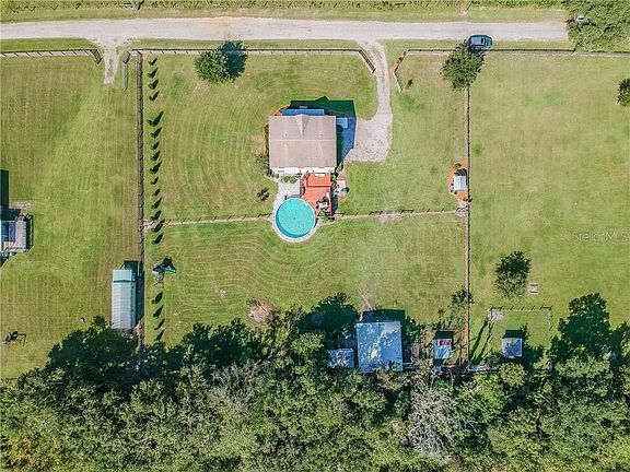 4th image of 3807 Country Acres Trl