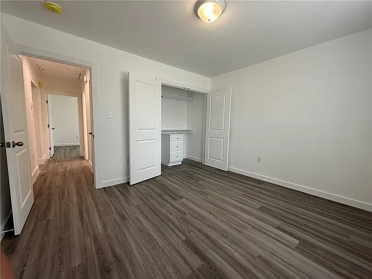 717 N Woodlawn Ave — Photo 9