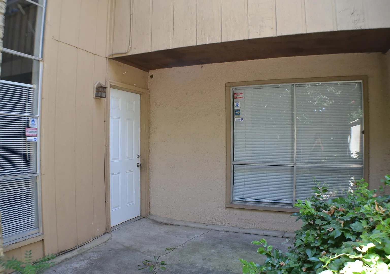 Townhouse for Lease in Dallas — Photo 2