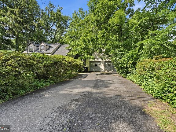 4th image of 189 River Rd