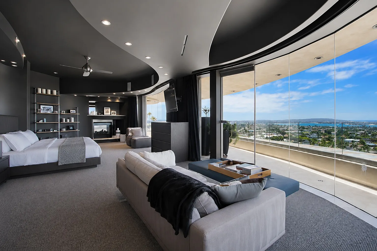 5 bed, 6800 sqft, $26,000 — Photo 4