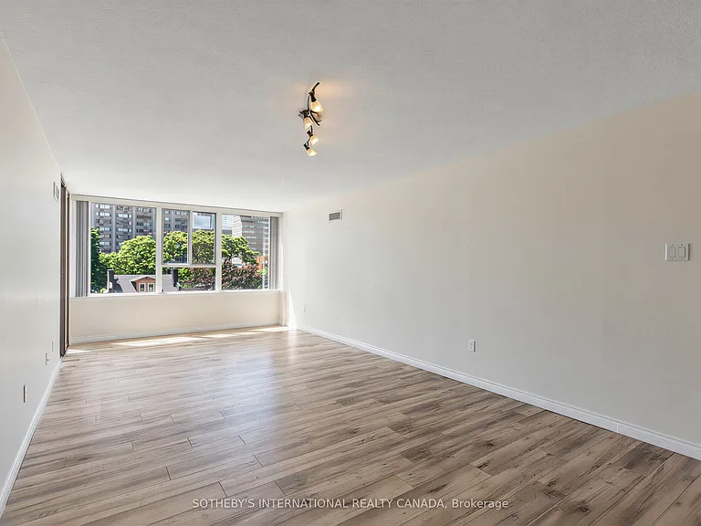 45 Carlton St #403 — Photo 4