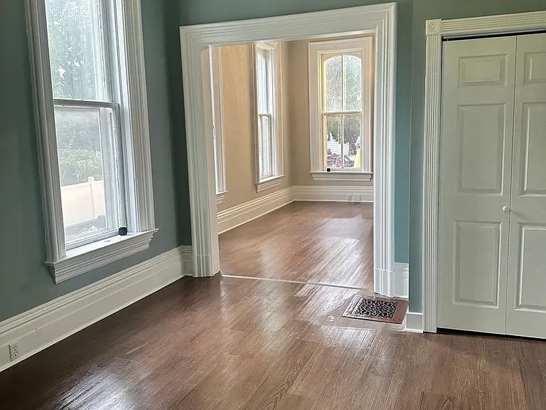 413 E Illinois Ave — Photo 12
