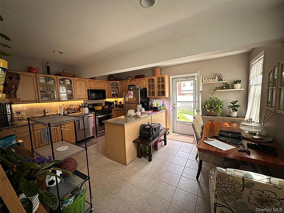 2nd image of 568 Irving Street