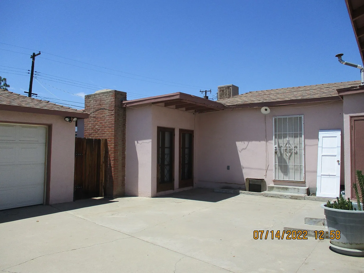 1 Bedroom, 1 Bathroom Back Unit — Photo 1
