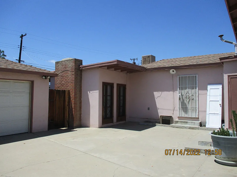 1421 1/2 El Rancho Dr
