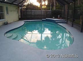 2nd image of 305 Roslyn Ave