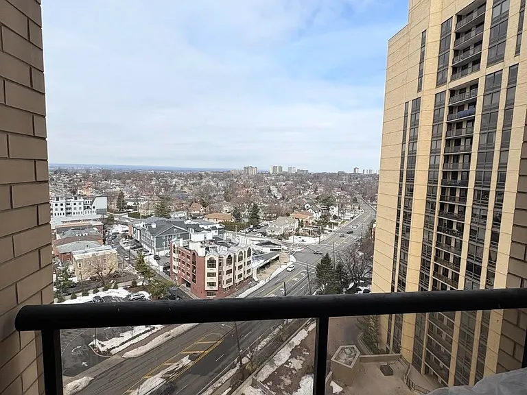 800 Palisades Ave — Photo 15