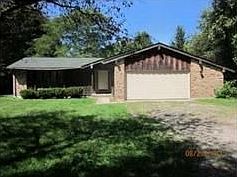 2nd image of 3409 Oak Dr