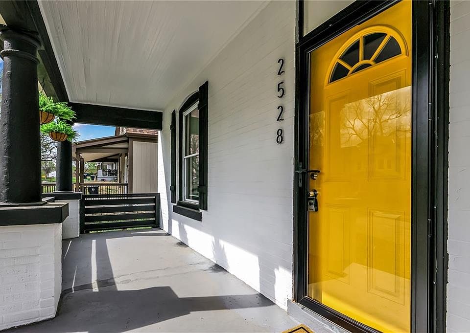1st image of 2528 Olive St