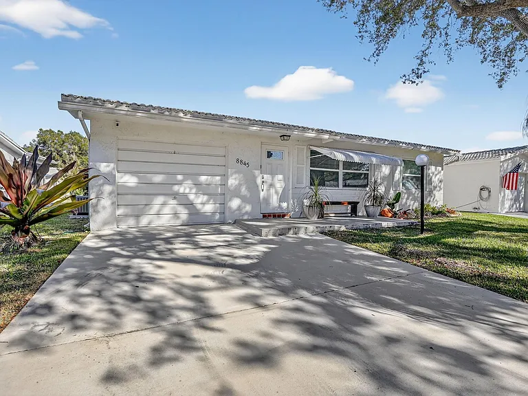 8845 NW 14th St — Photo 4